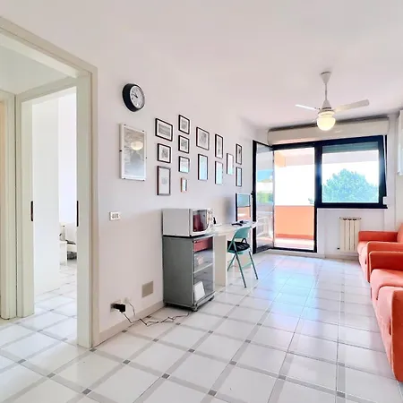 Bilocale Con Piscina Condominiale Varazze