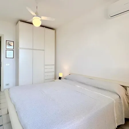 Bilocale Con Piscina Condominiale Apartman