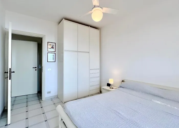 Apartamento Bilocale Con Piscina Condominiale