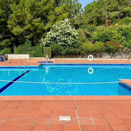Bilocale Con Piscina Condominiale Varazze