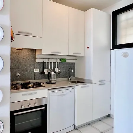 Bilocale Con Piscina Condominiale Lejlighed